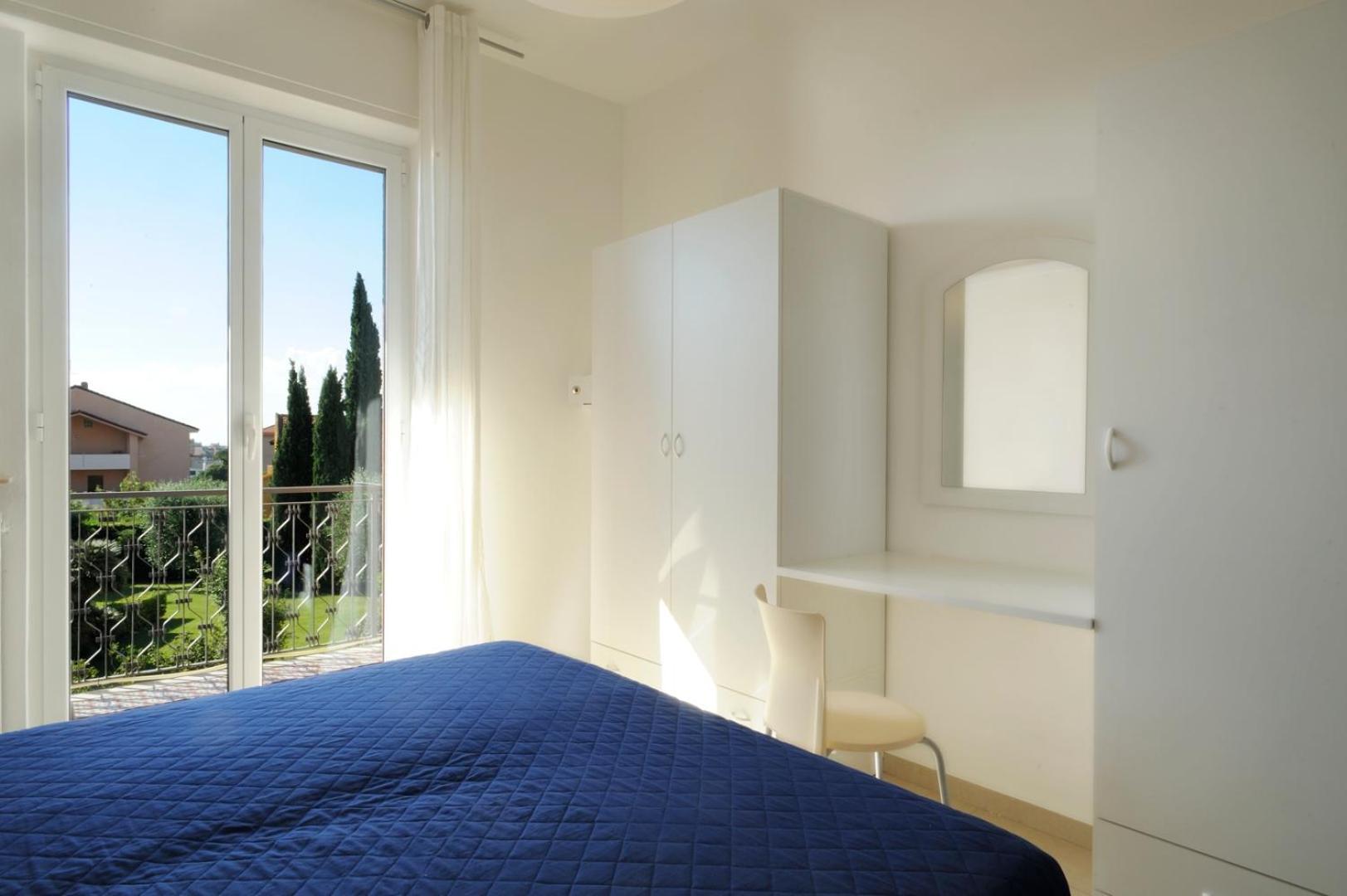 Residence I Cormorani Лоано Экстерьер фото